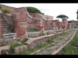 06763 ostia - regio i - insula ix - via del larario - bli ri suedwesten - li - caseggiato del larario (i,ix,3) - 09.2022.jpg